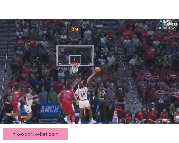 疯狂三月穆林斯超远三分准绝杀 康大逆转杜克挺进四强